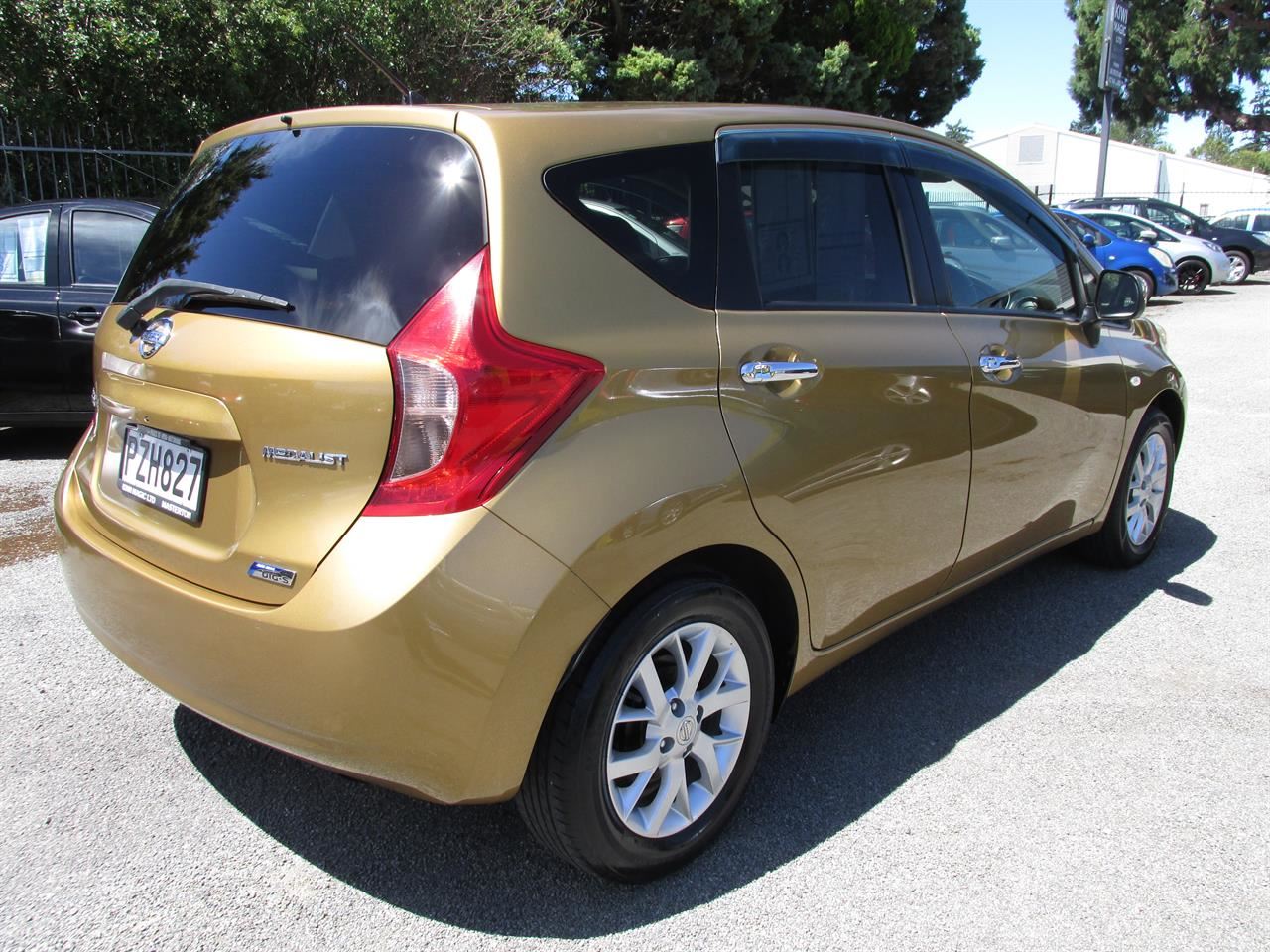 Vehicle image 3