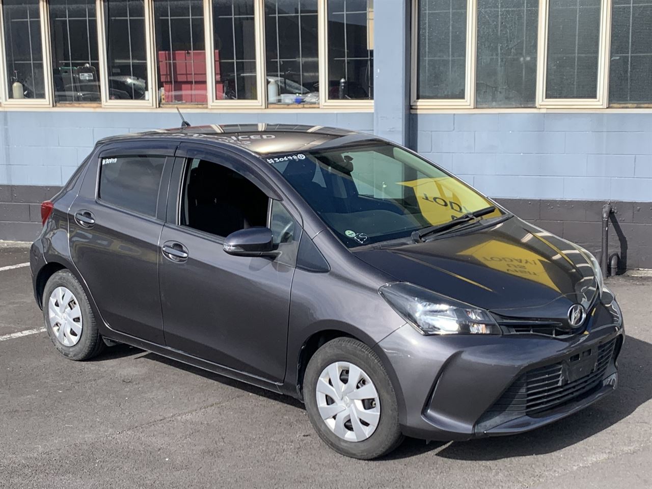Vehicle image 5