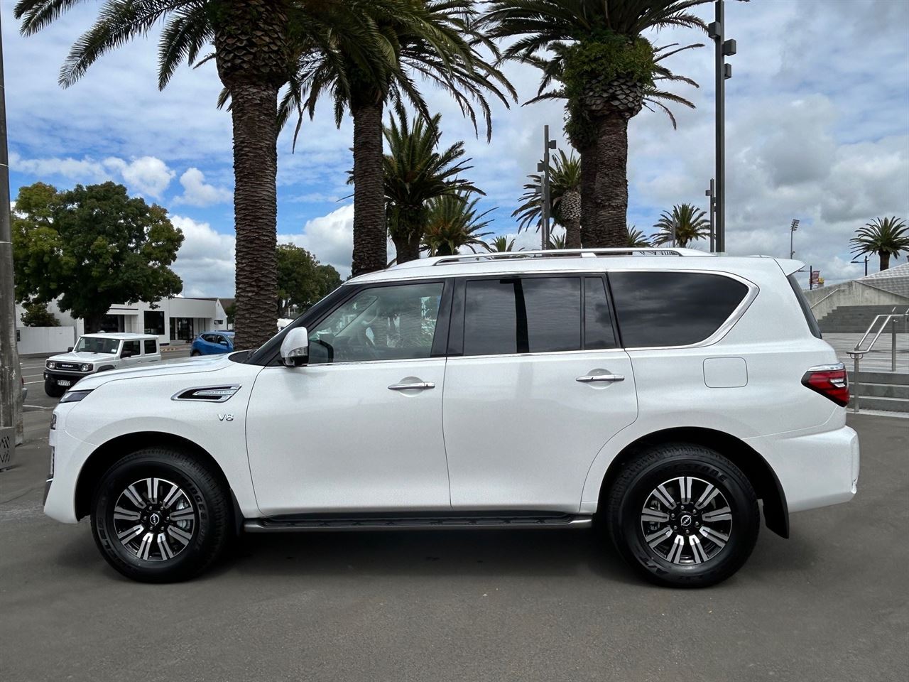 Vehicle image 4