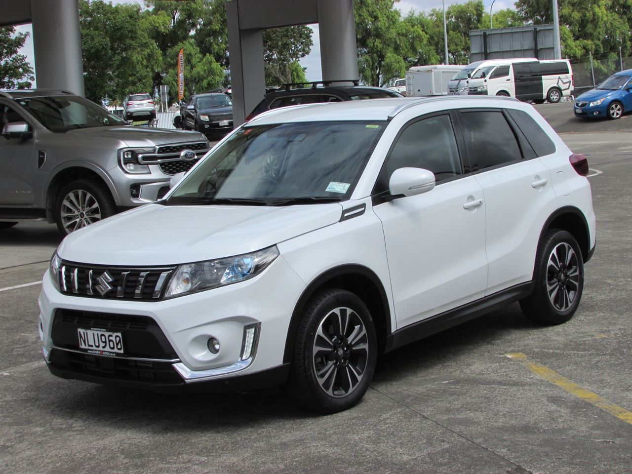 Vehicle image 3