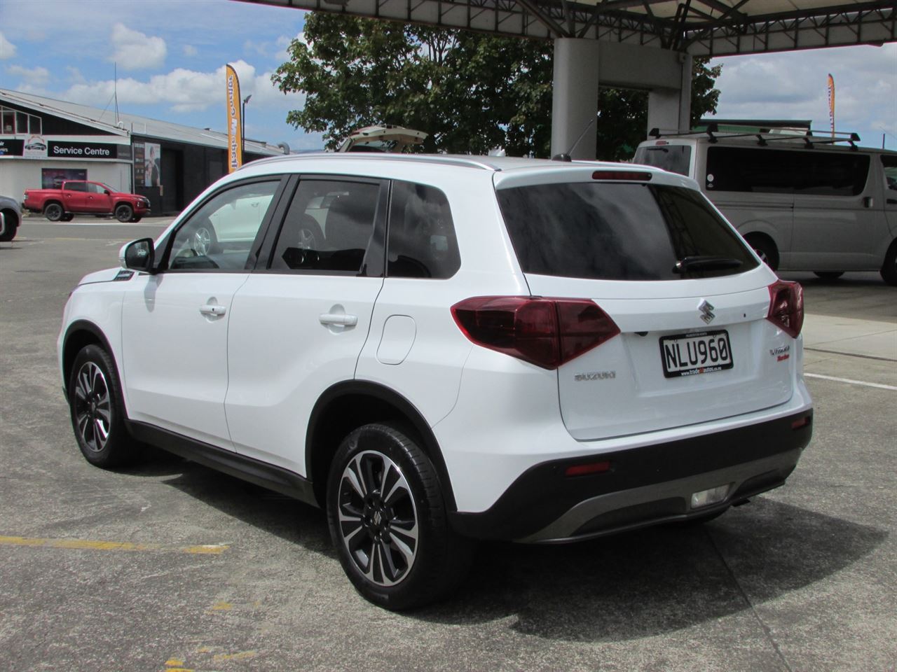 Vehicle image 5