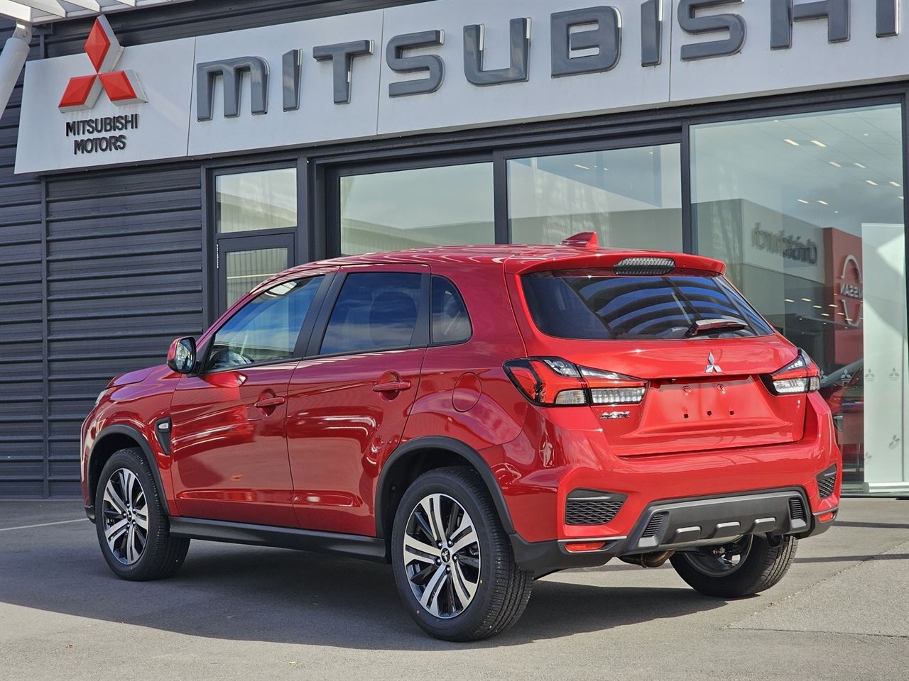 Vehicle image 5