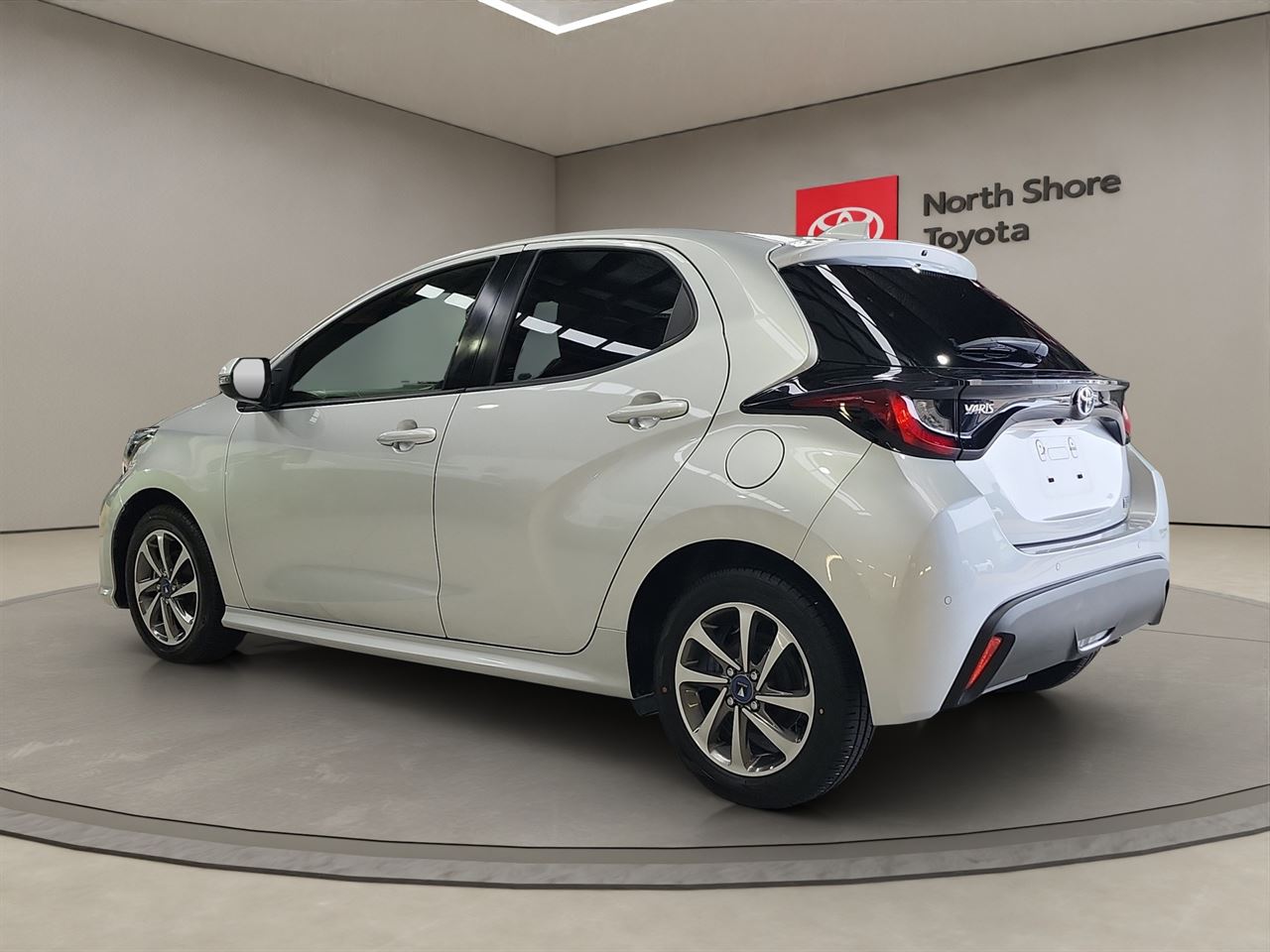 Vehicle image 5