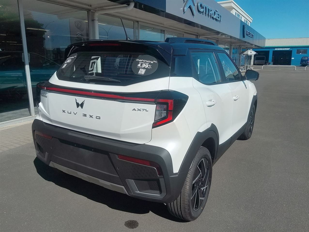 Vehicle image 4
