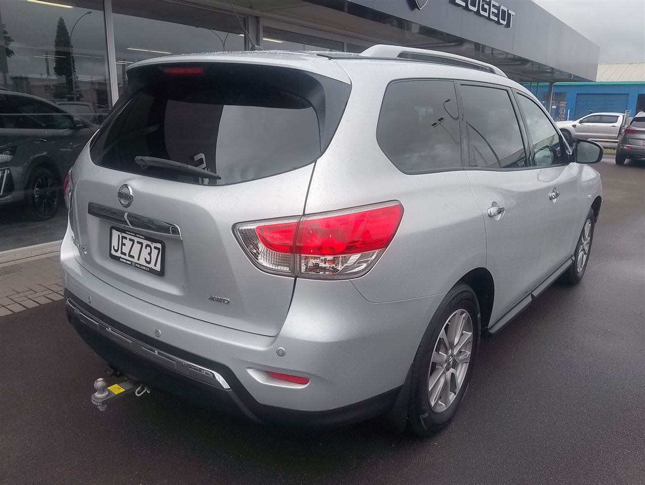 Vehicle image 4
