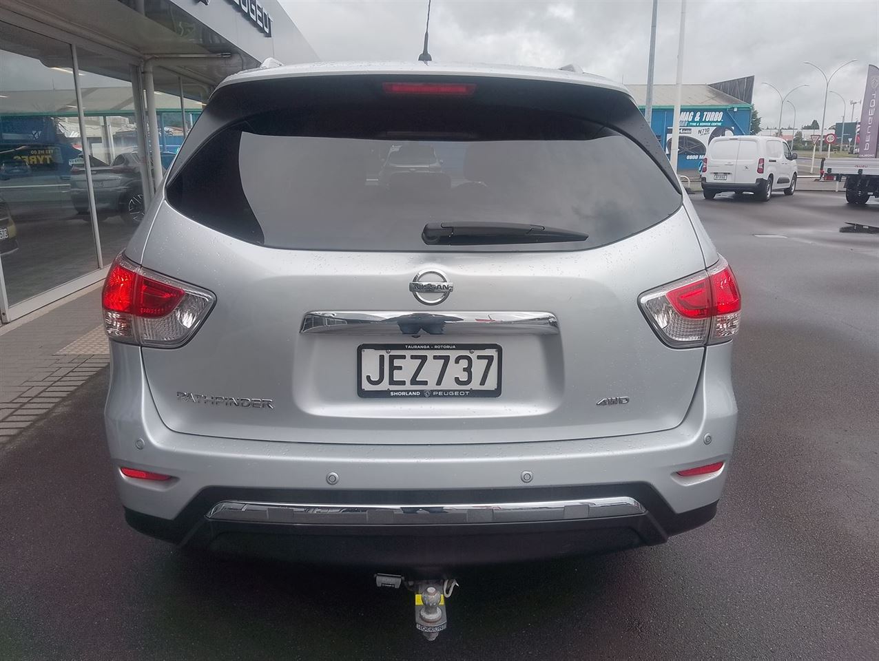 Vehicle image 5