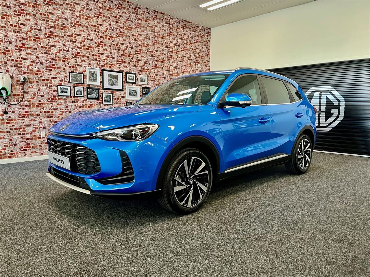 Vehicle image 5