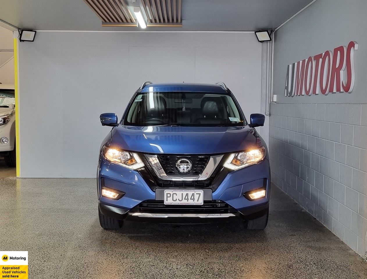 Vehicle image 2