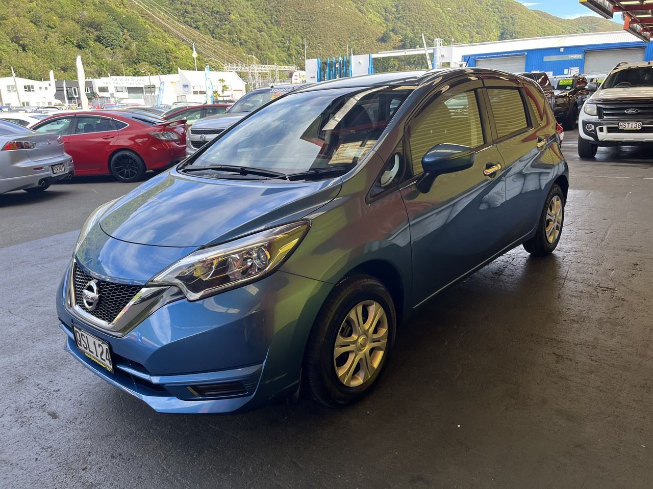 Vehicle image 3