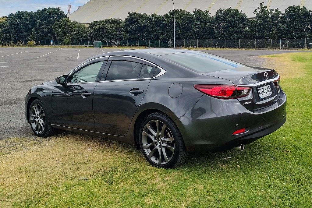 Vehicle image 4