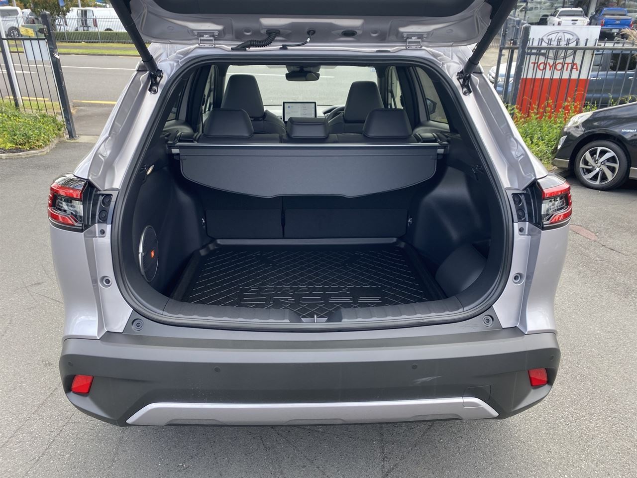 Vehicle image 4