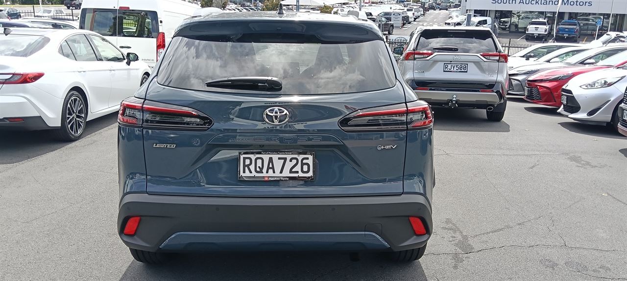 Vehicle image 4