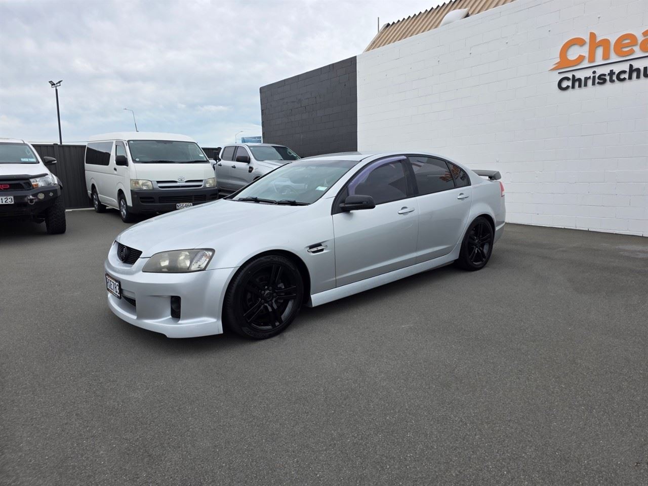 Vehicle image 5