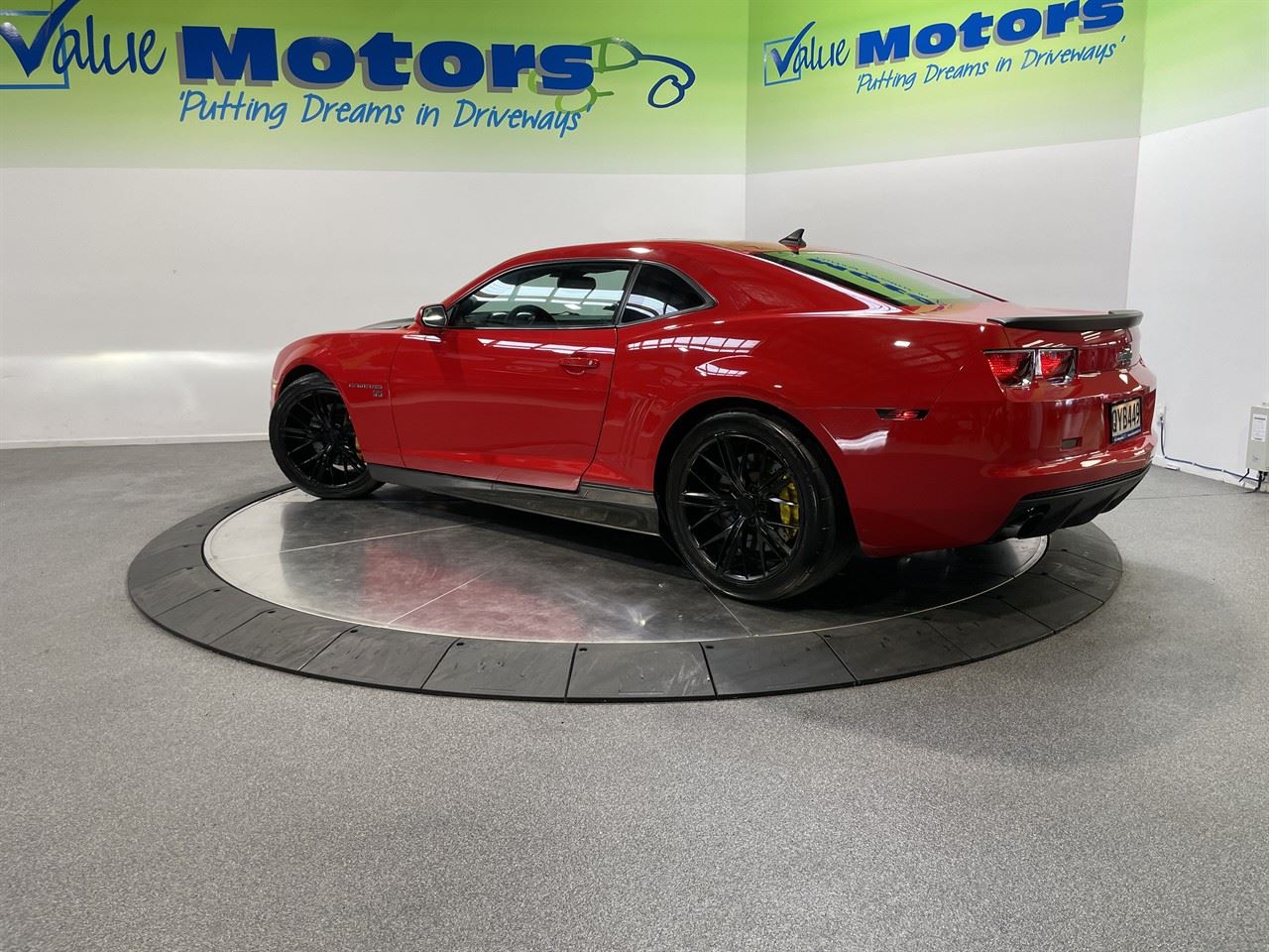 Vehicle image 5