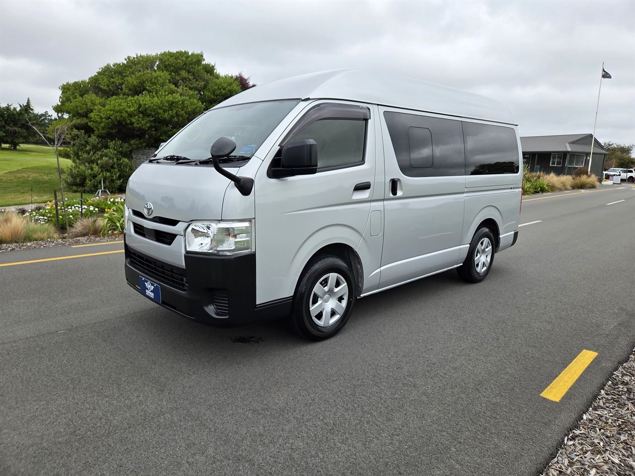 Vehicle image 3