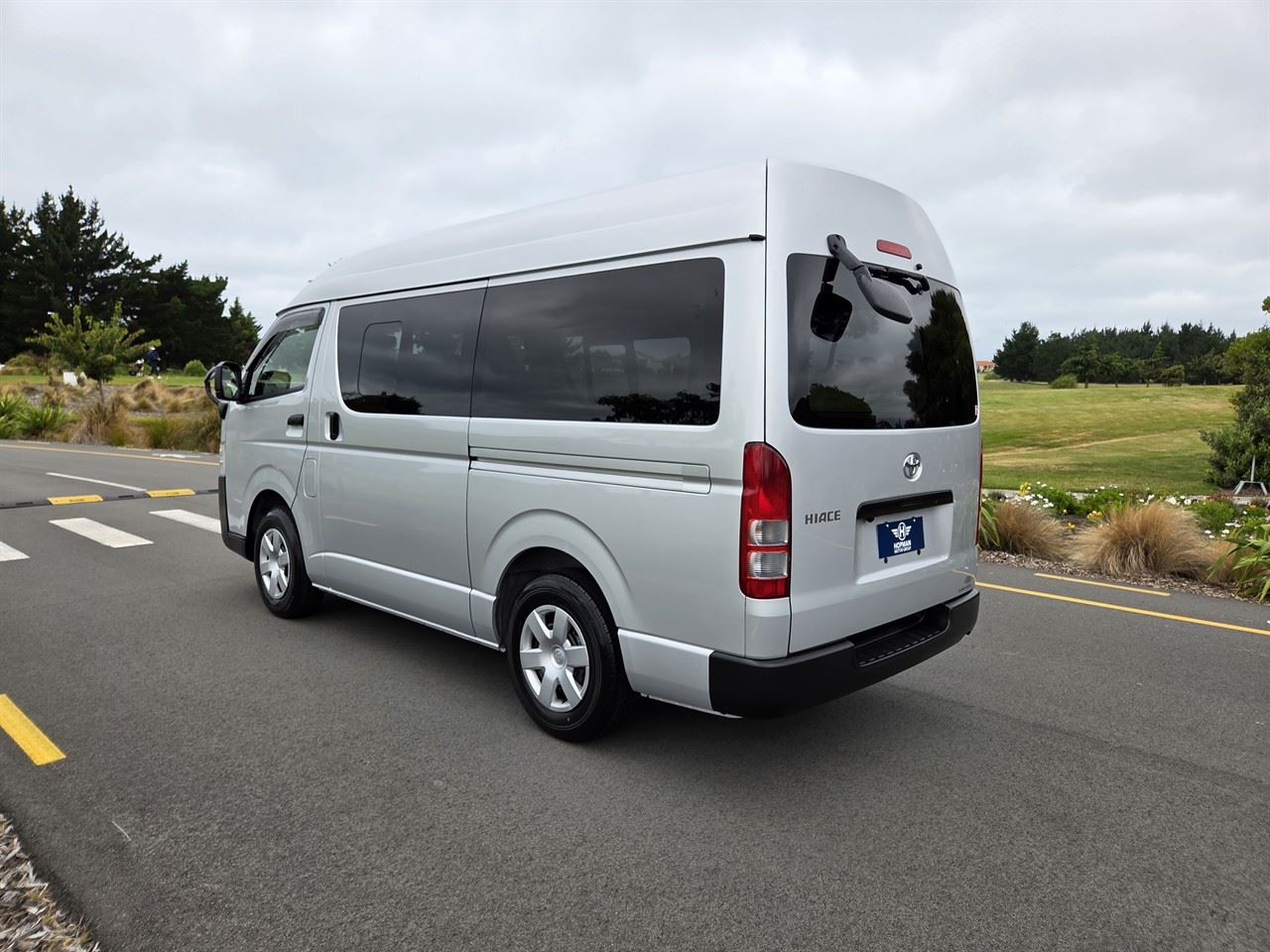 Vehicle image 5