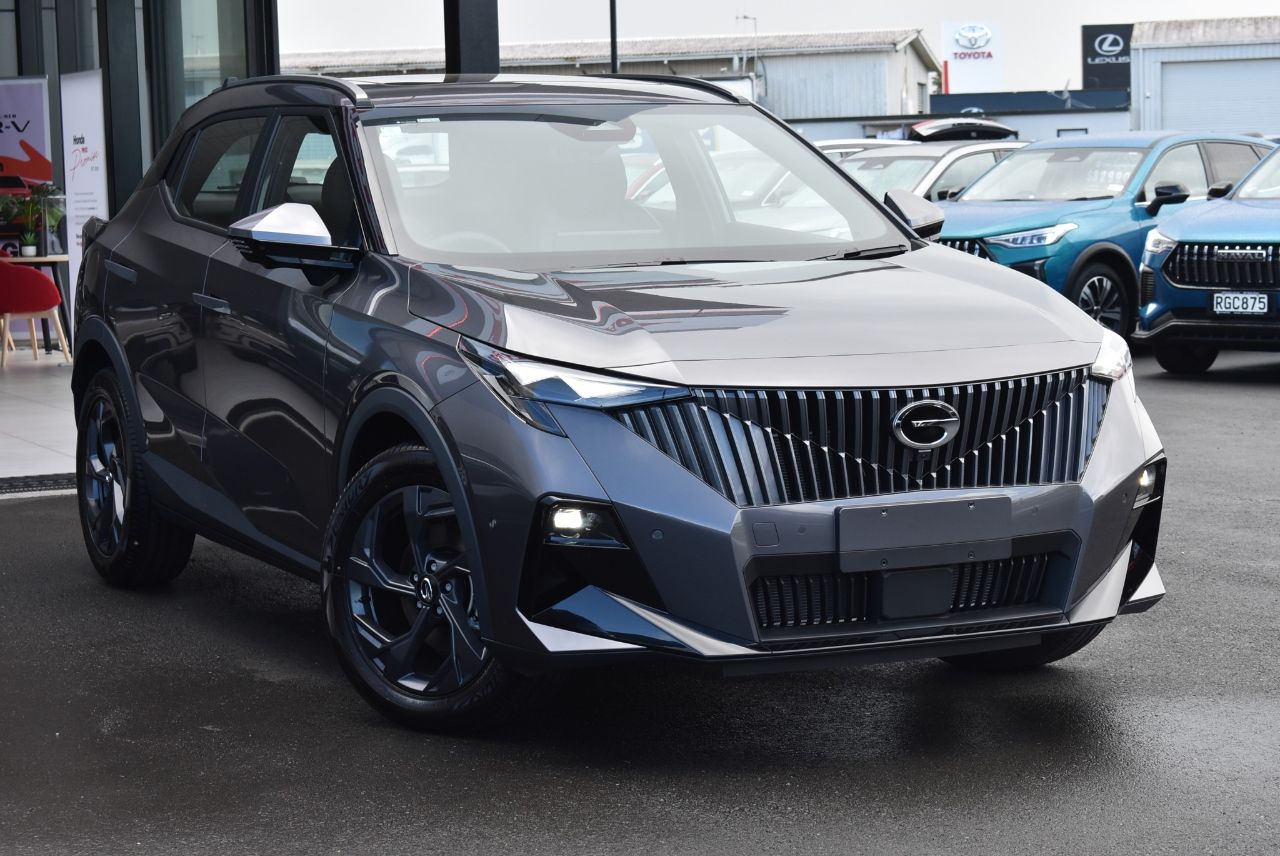 Vehicle image 3