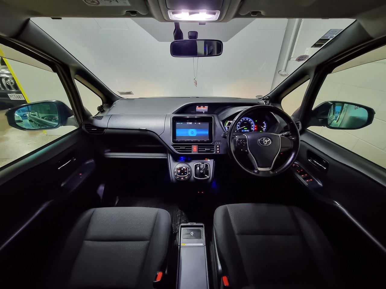 Vehicle image 3