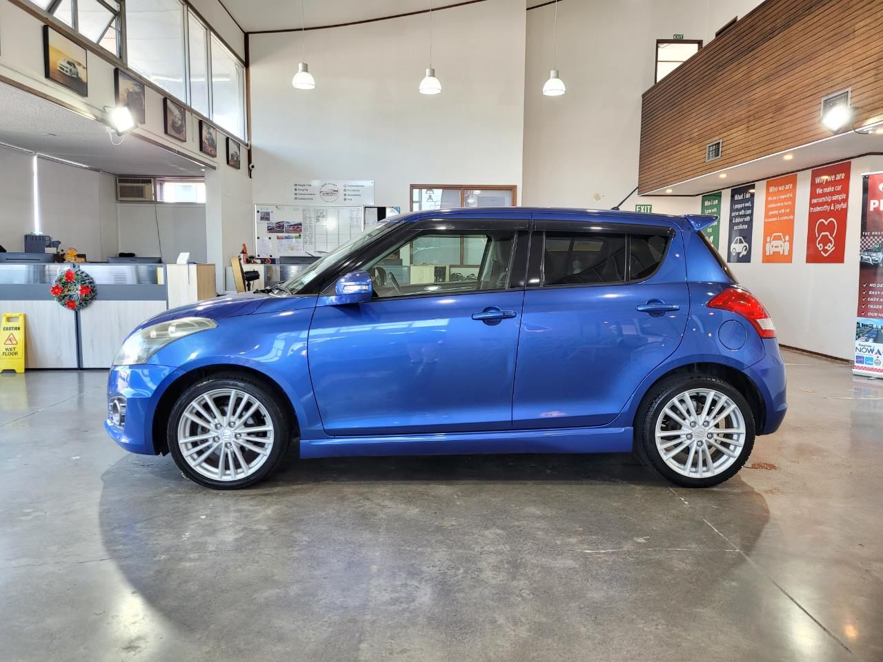 Vehicle image 4