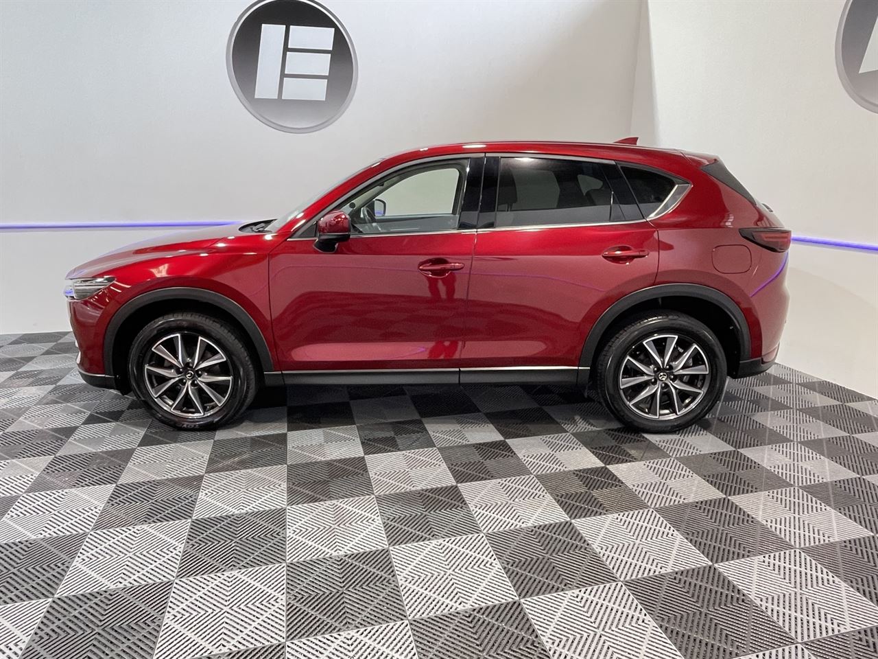 Vehicle image 5