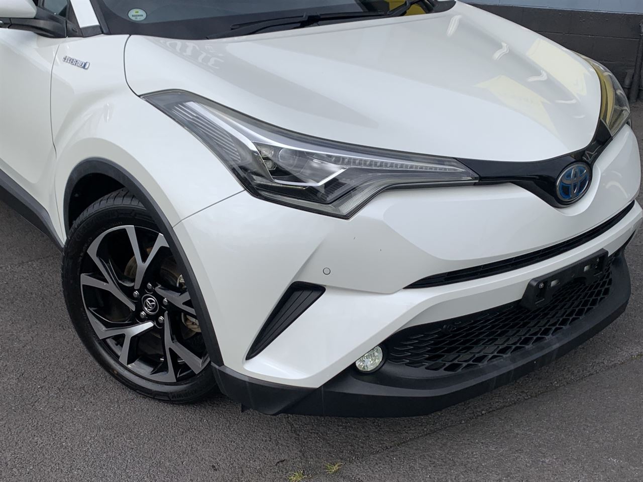 Vehicle image 5