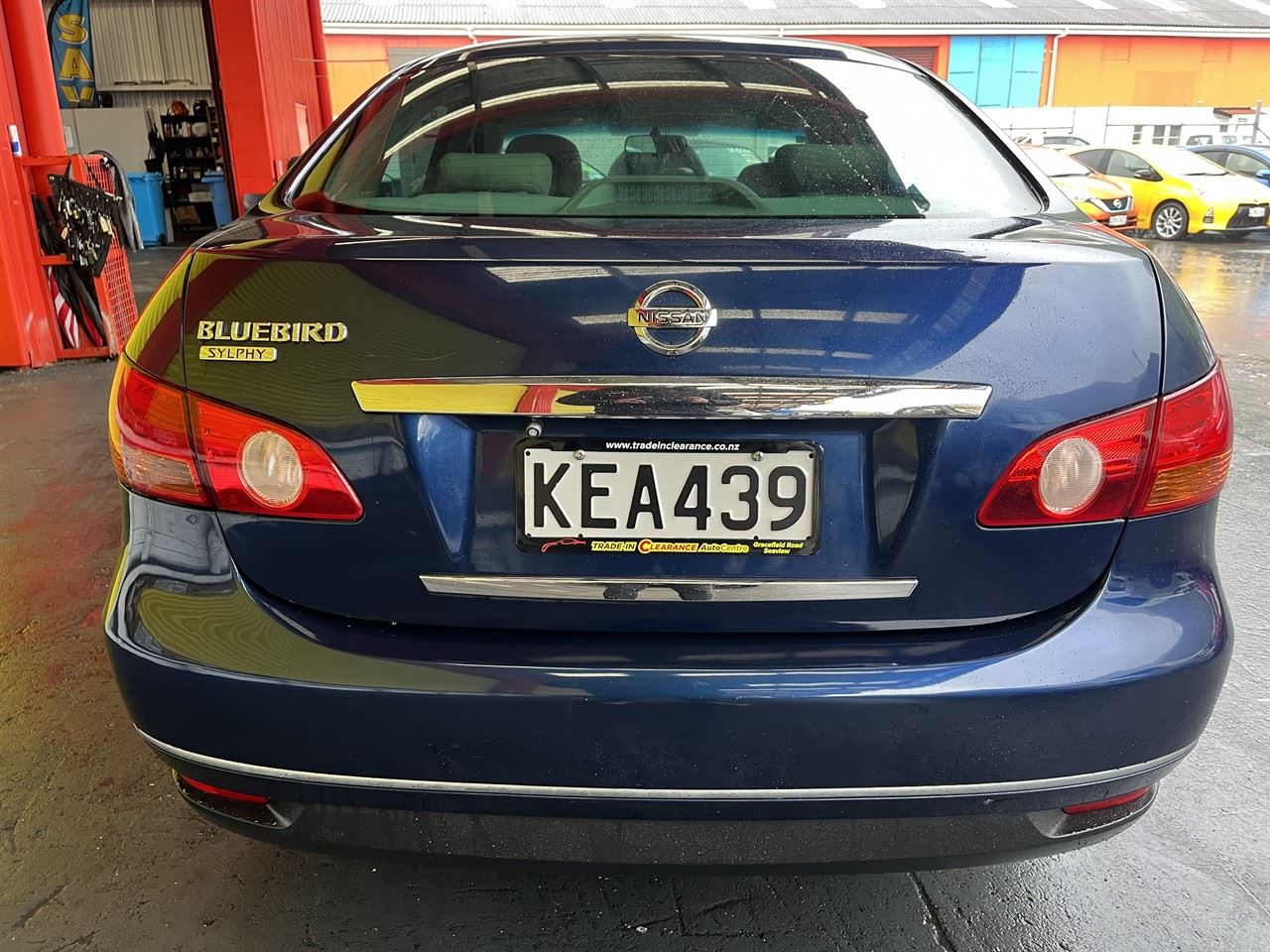 Vehicle image 5