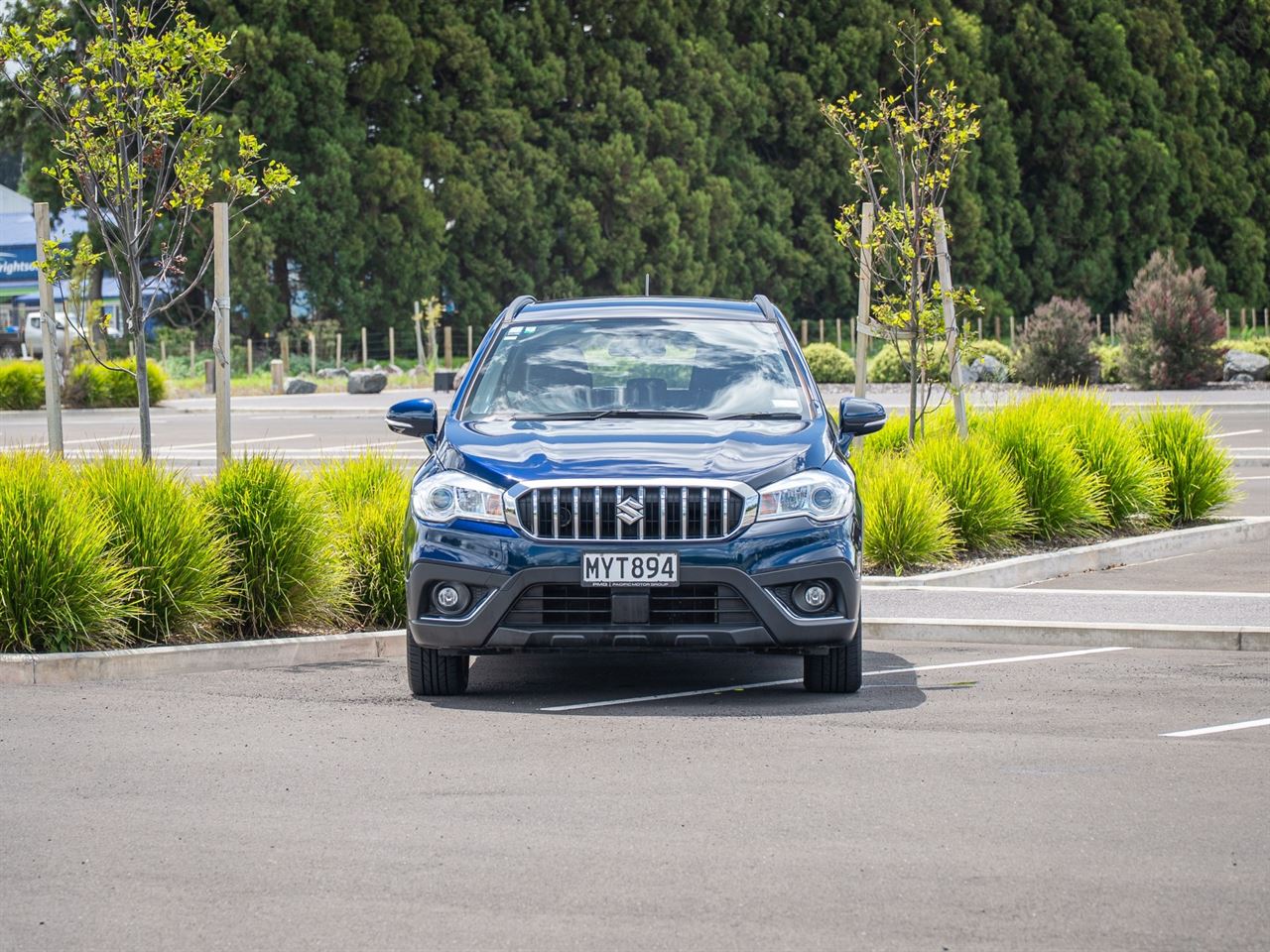 Vehicle image 4