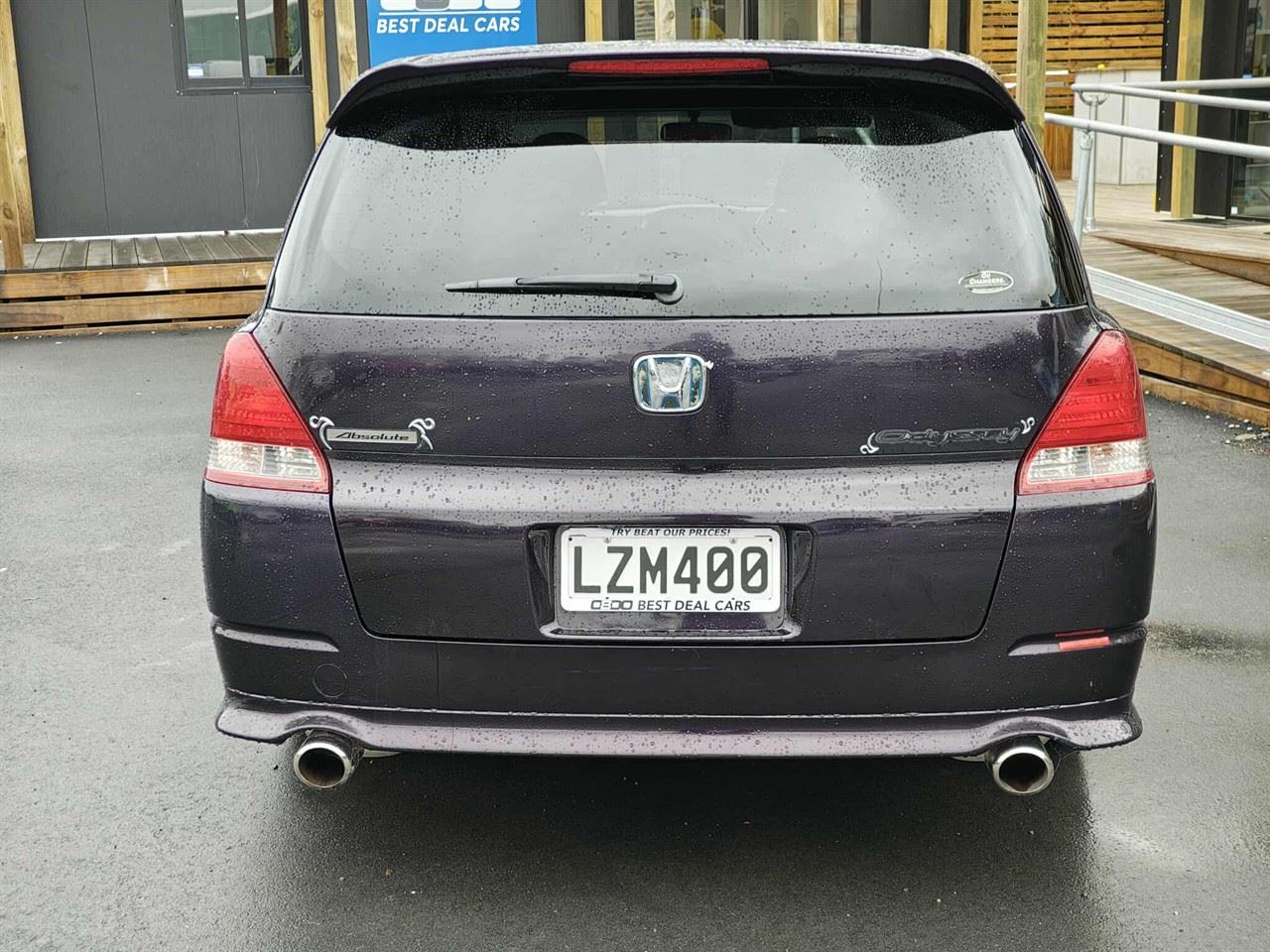 Vehicle image 5