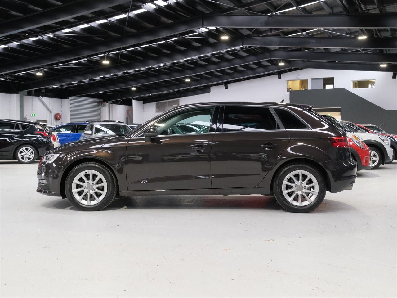 Vehicle image 5