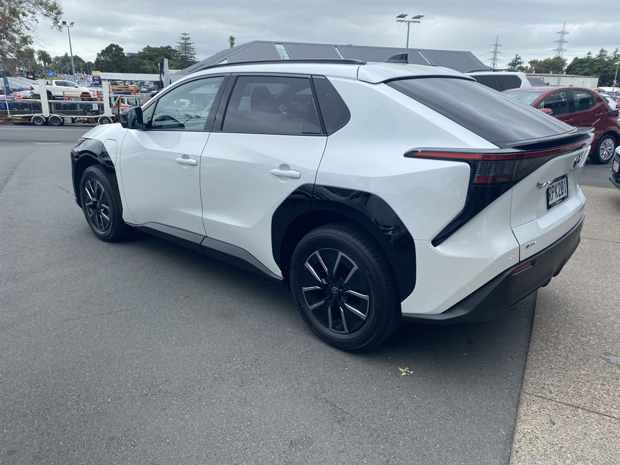 Vehicle image 4