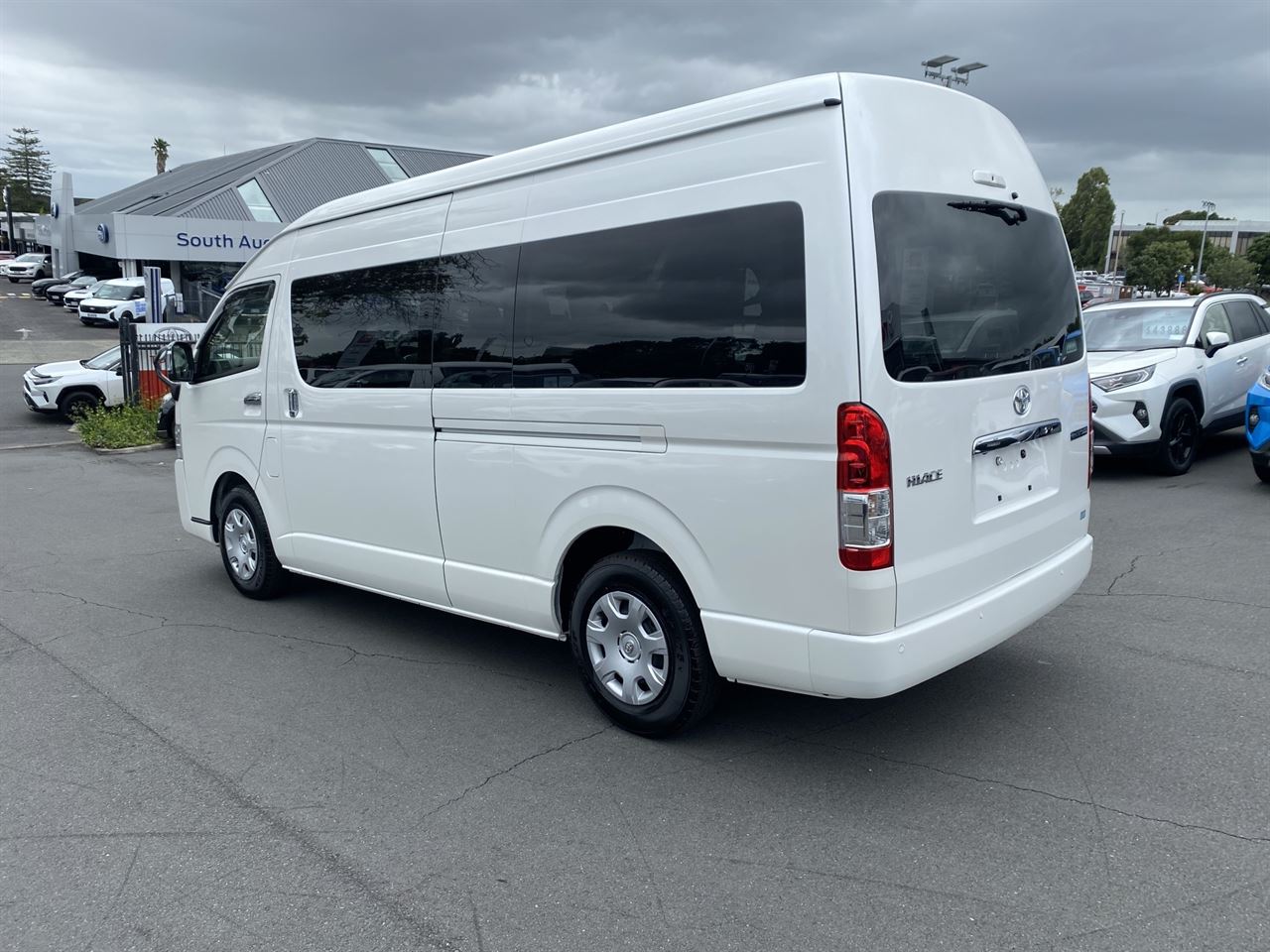 Vehicle image 5