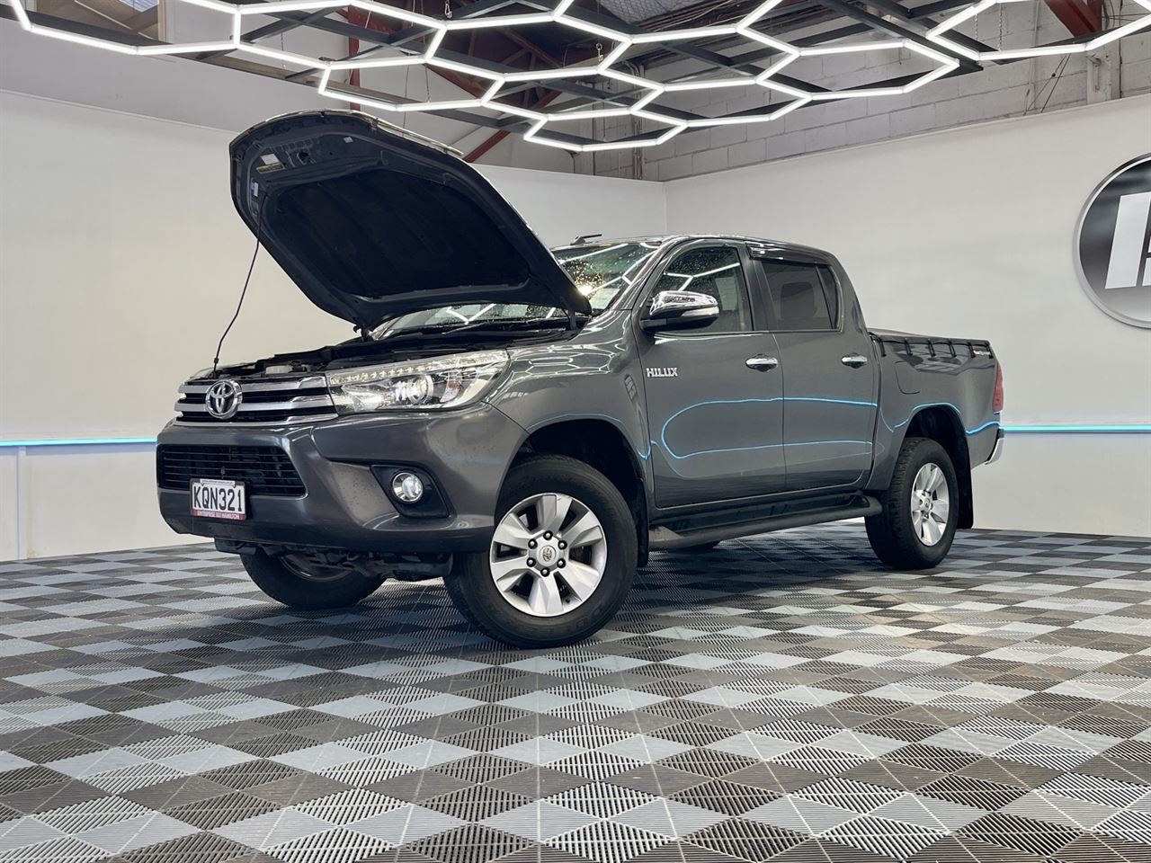 Vehicle image 3