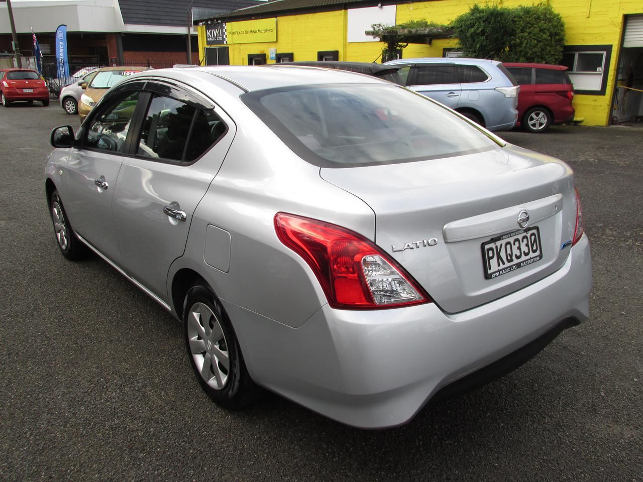 Vehicle image 4