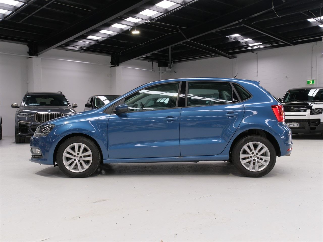 Vehicle image 5