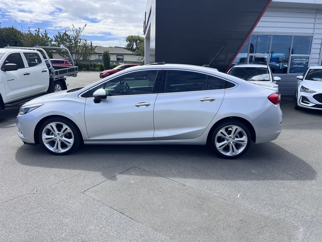 Vehicle image 3