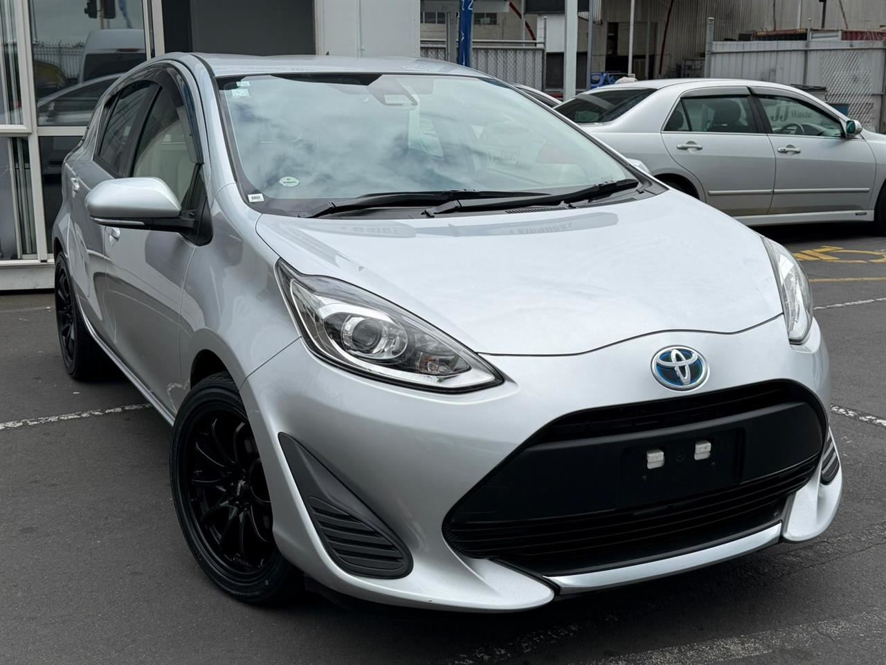 Vehicle image 3