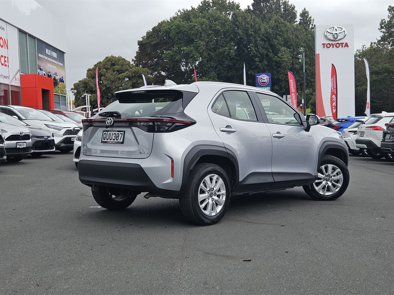 Vehicle image 3