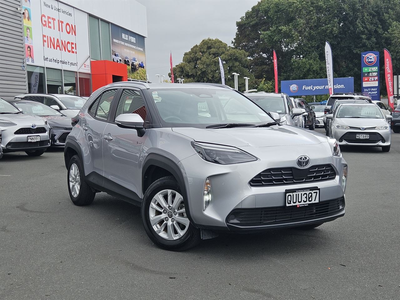 Vehicle image 5