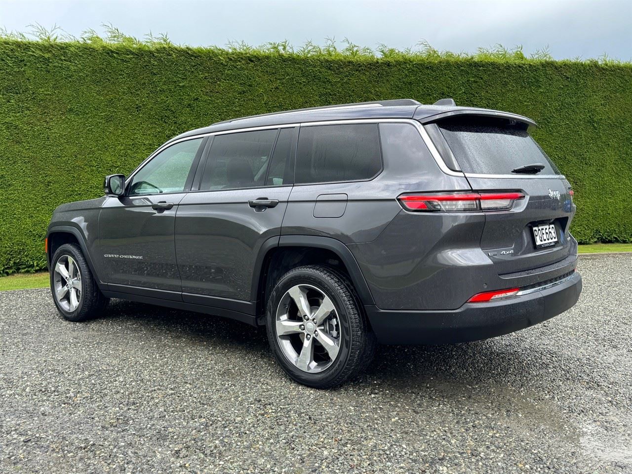 Vehicle image 5
