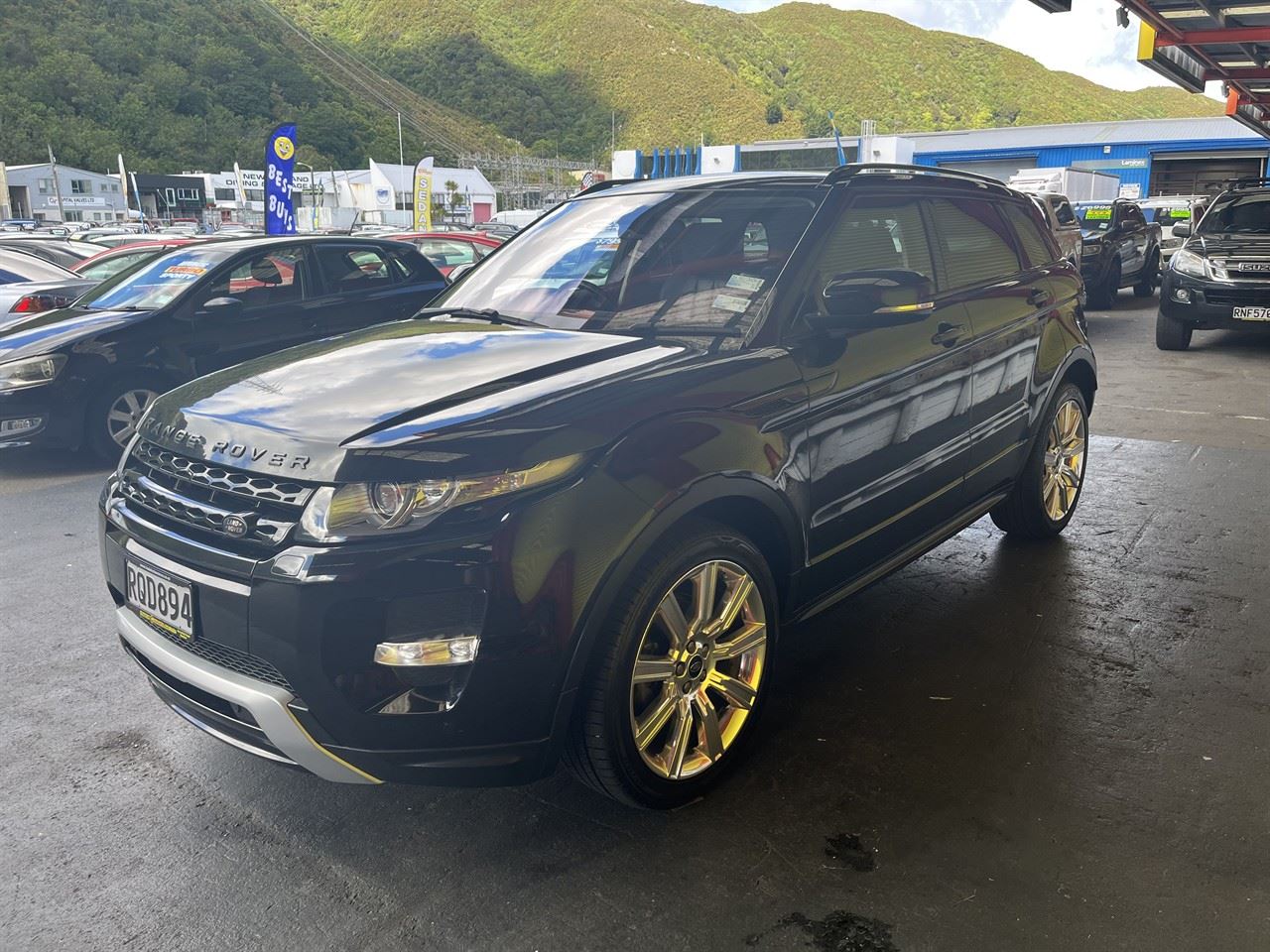 Vehicle image 3