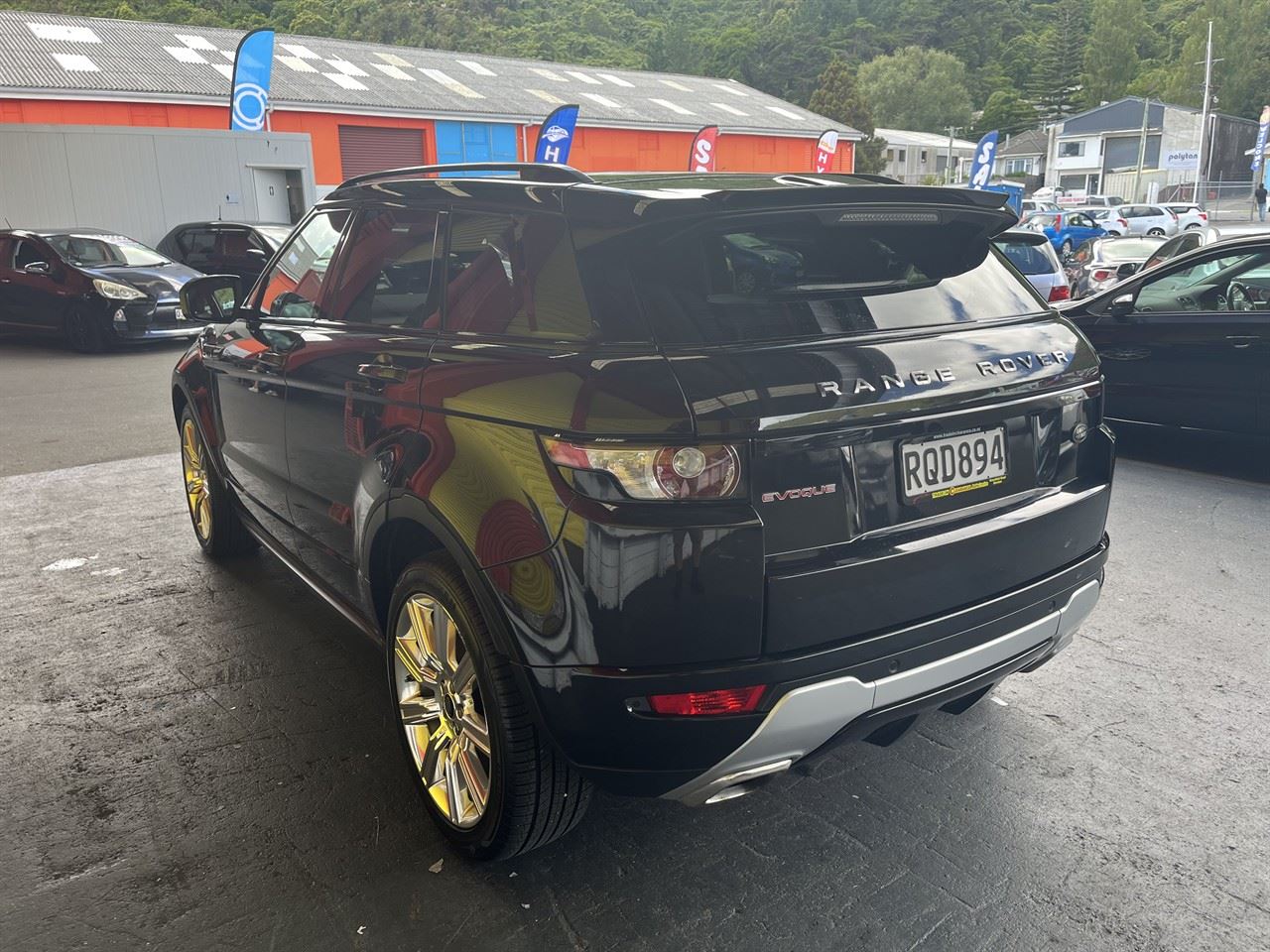 Vehicle image 4