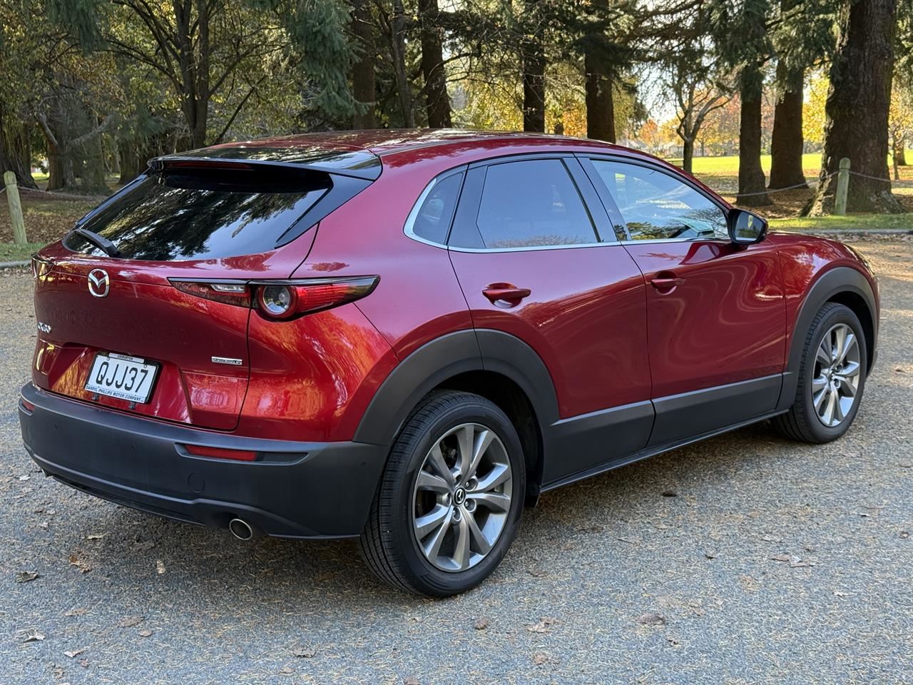 Vehicle image 5