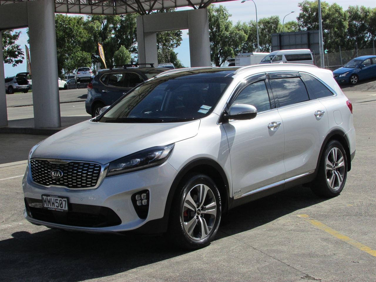 Vehicle image 3