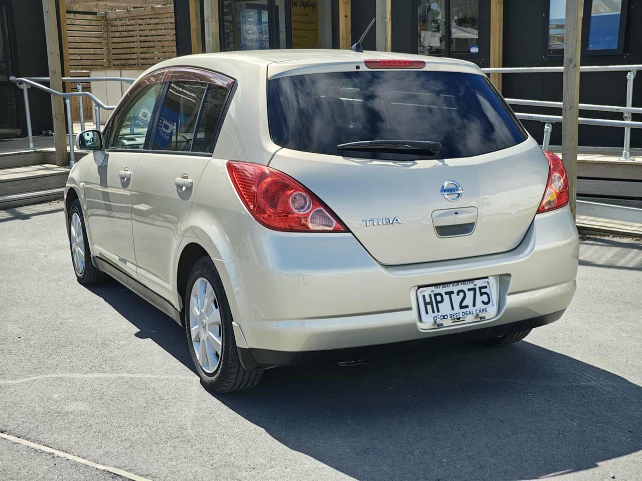 Vehicle image 4