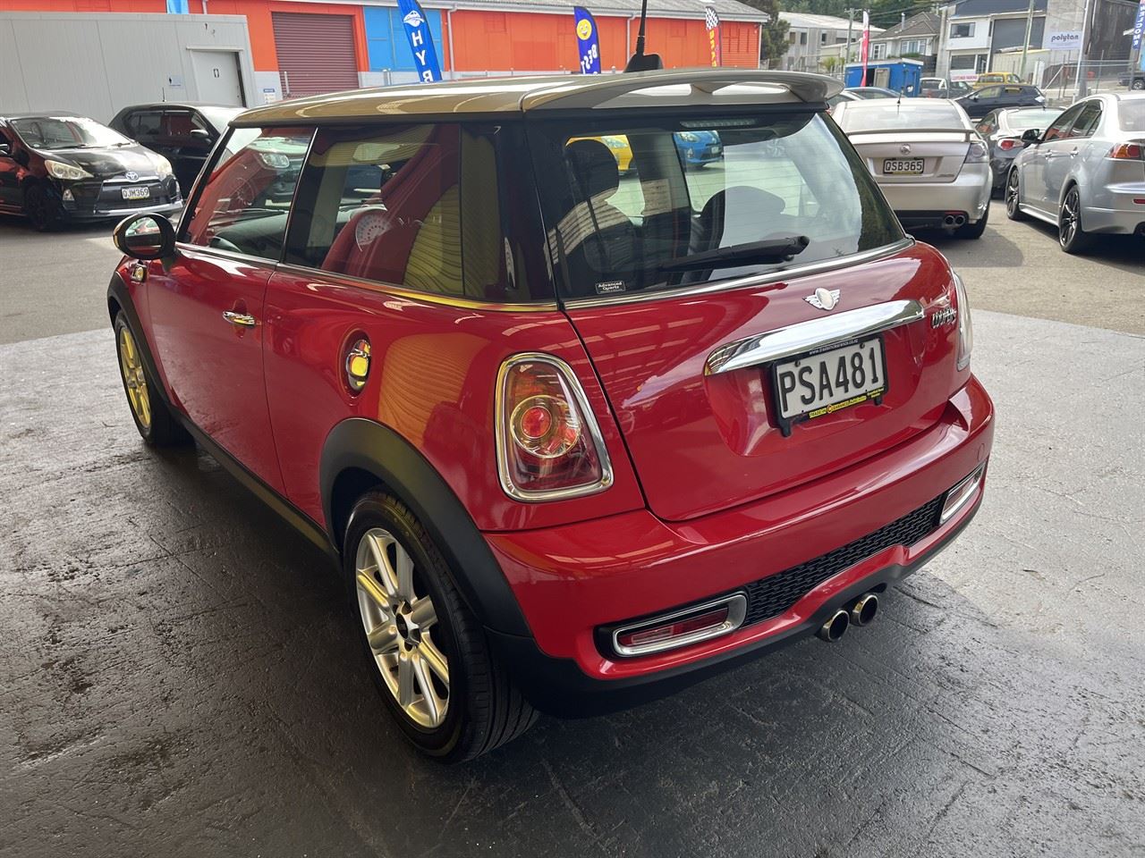 Vehicle image 4