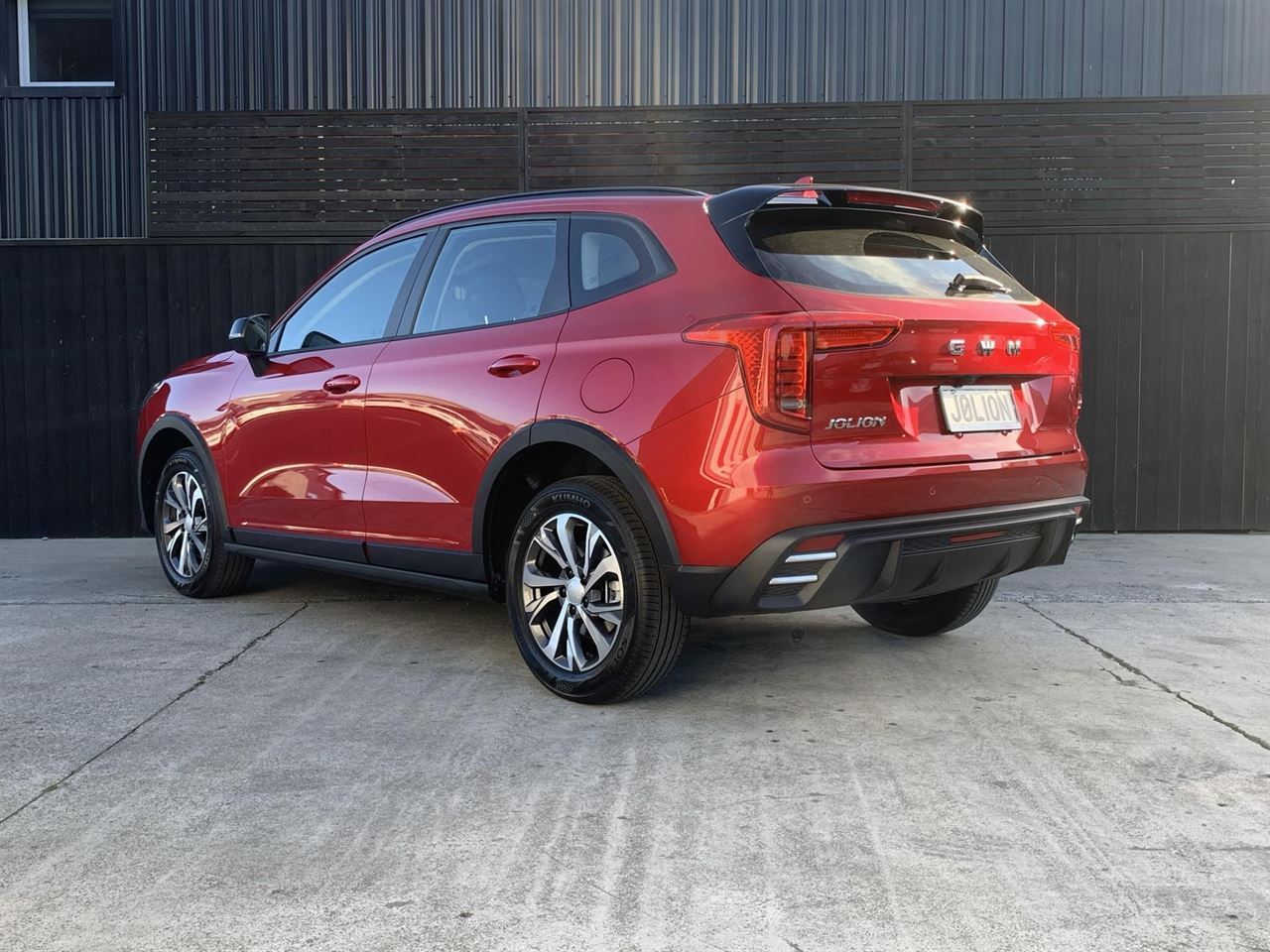 Vehicle image 4