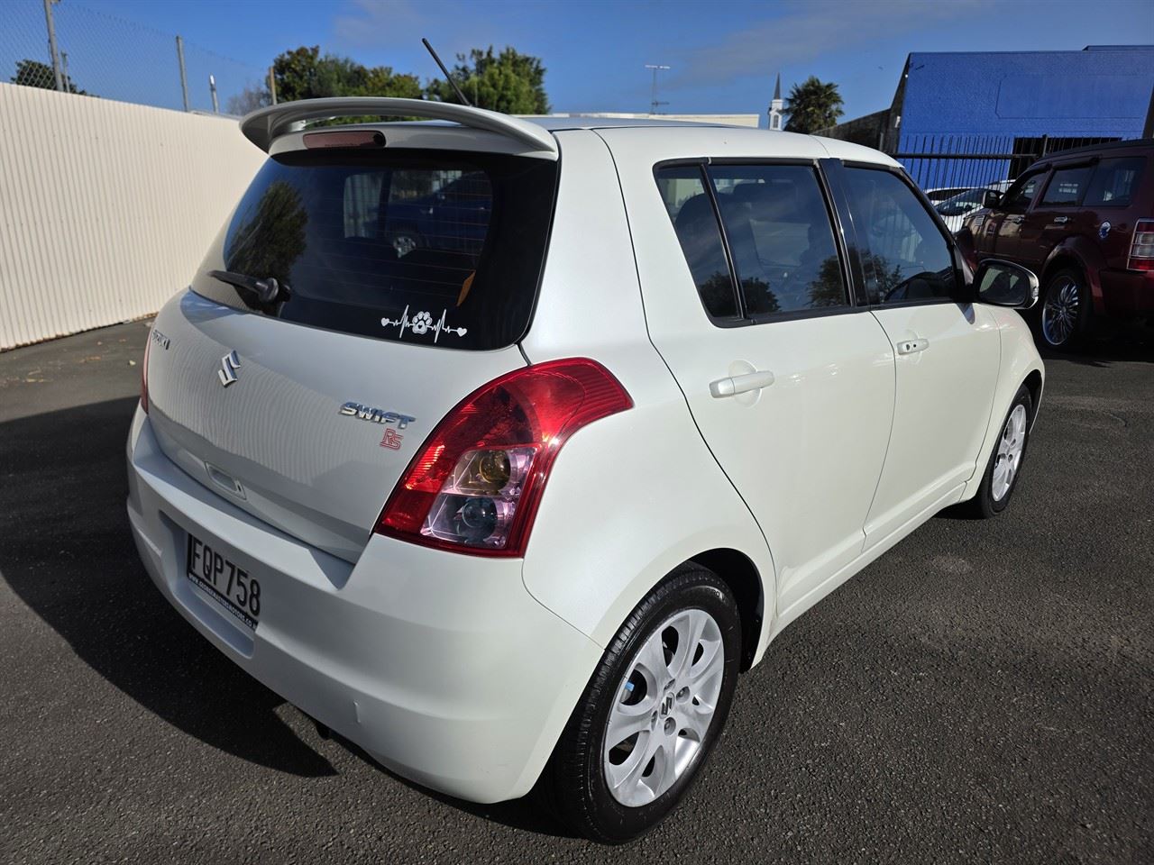 Vehicle image 4