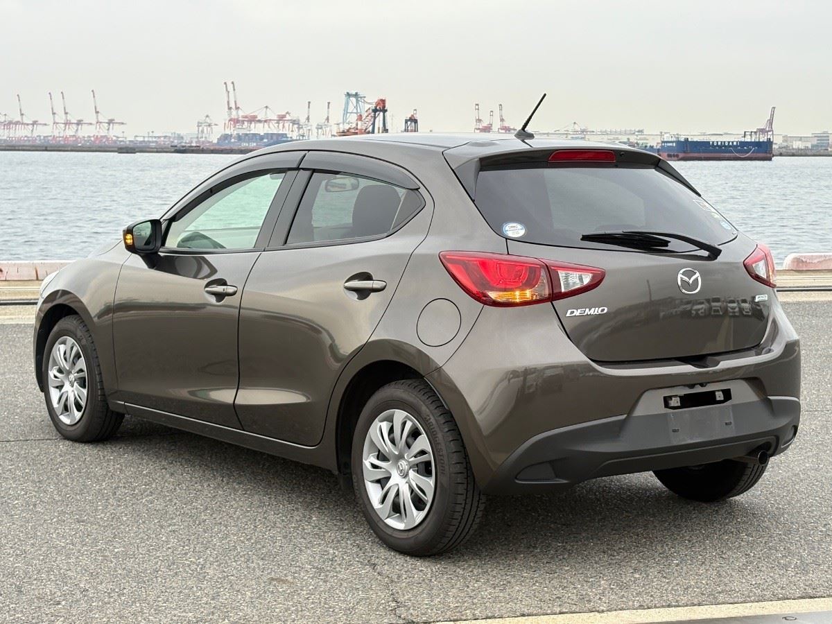 Vehicle image 3