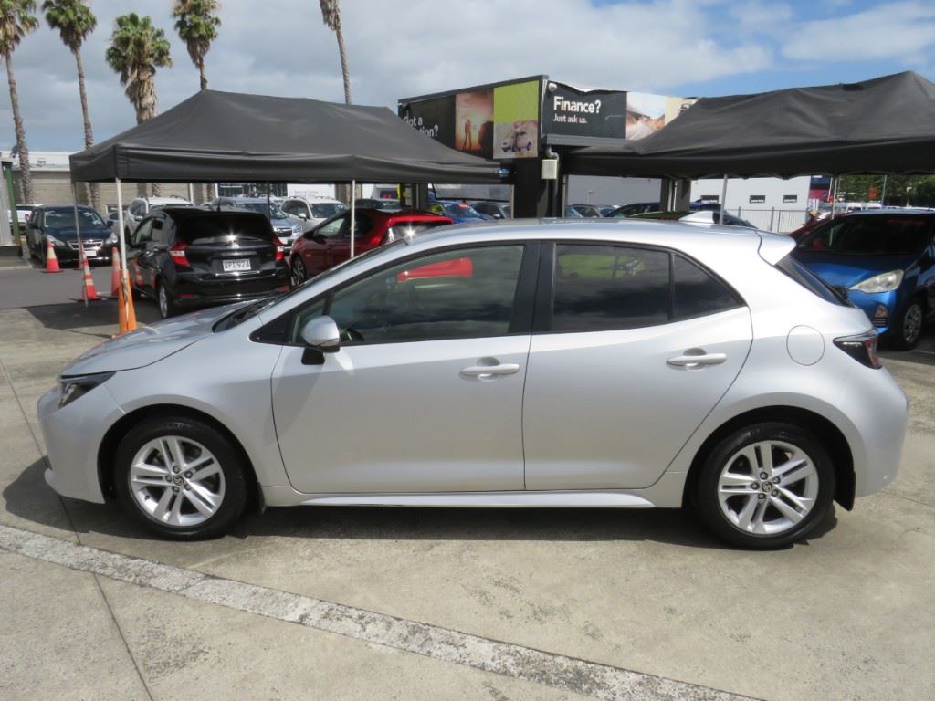Vehicle image 5