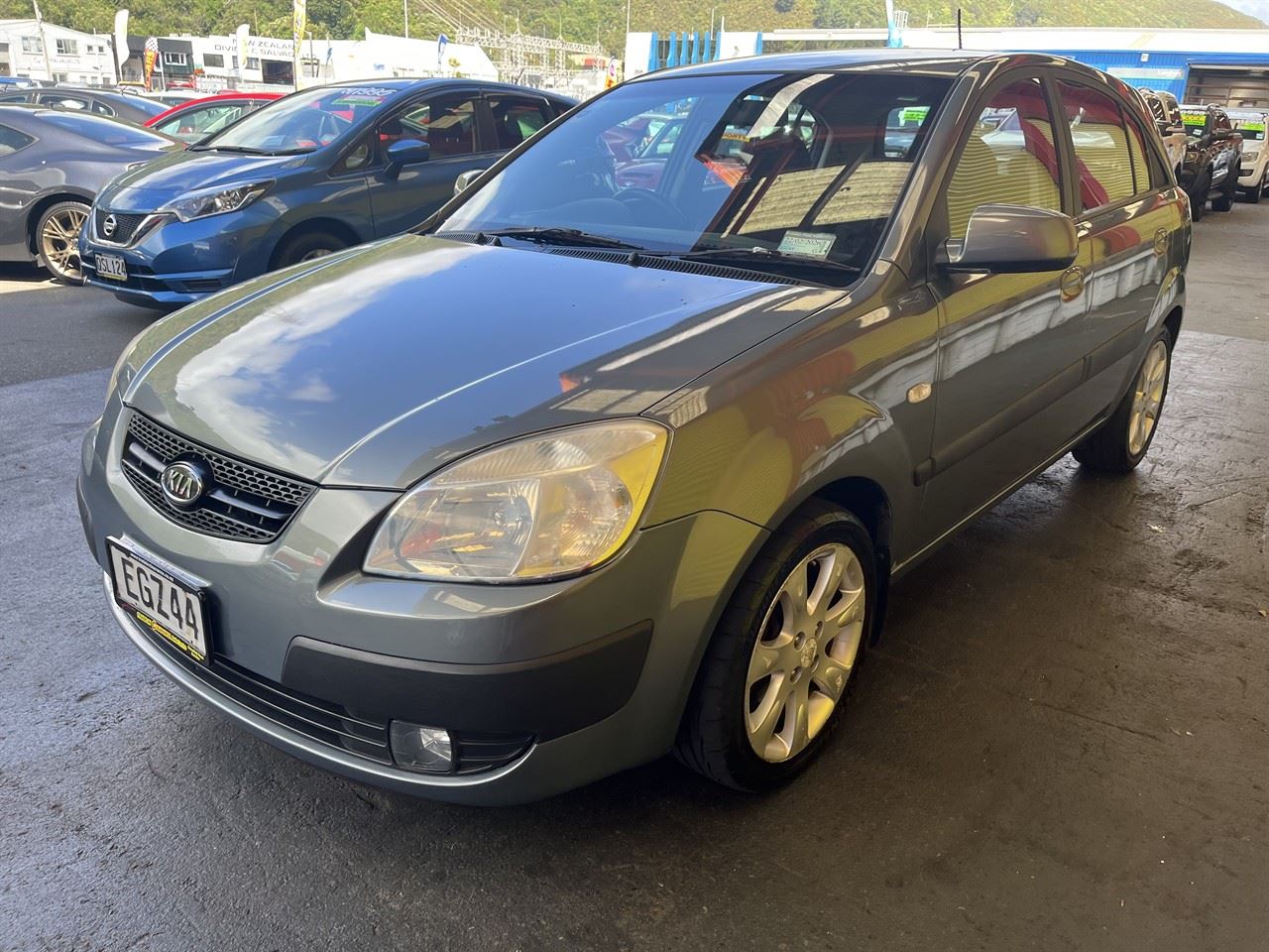 Vehicle image 3